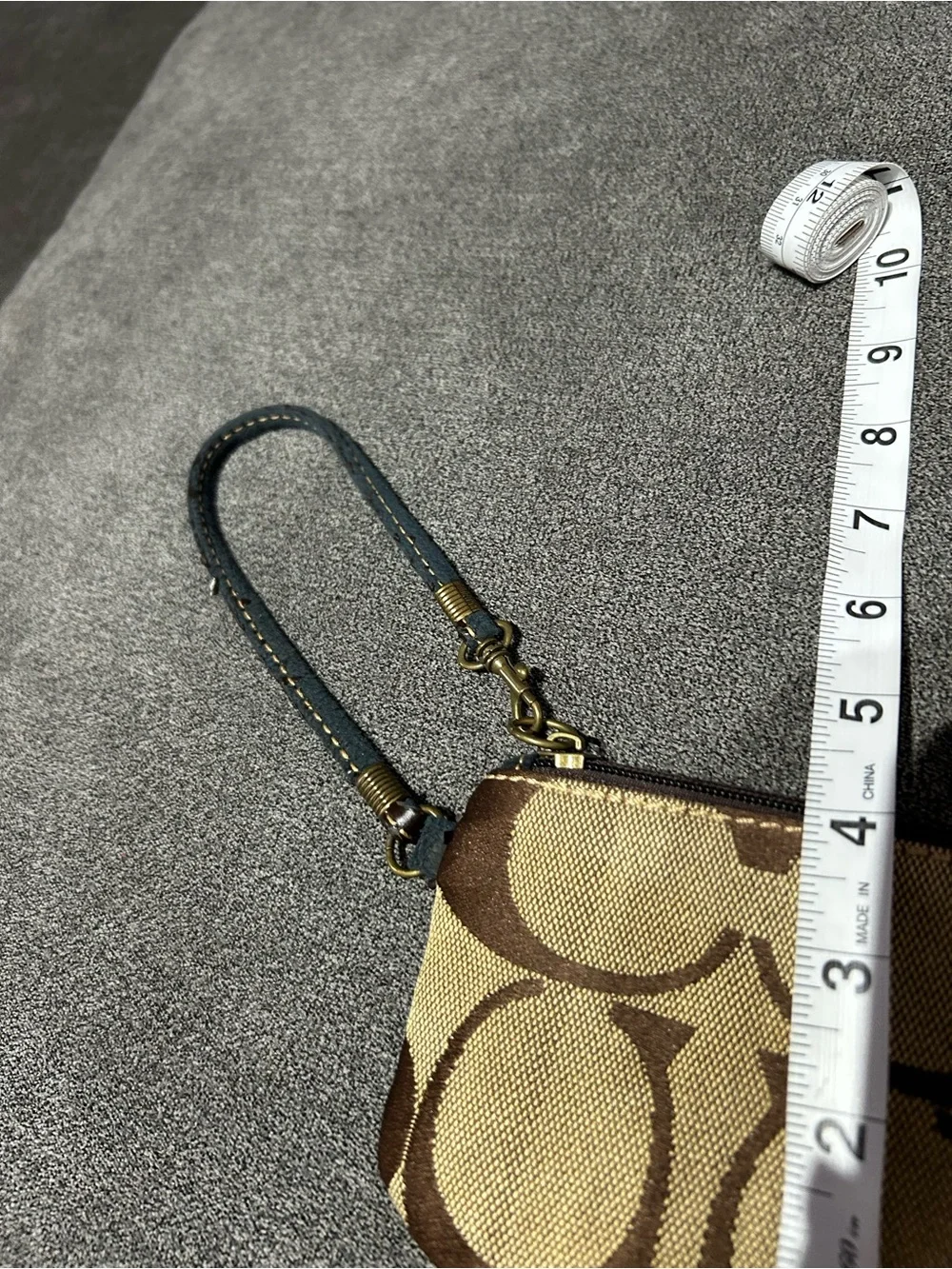 Coach vintage Signature Pattern Wristlet in Beige and Brown